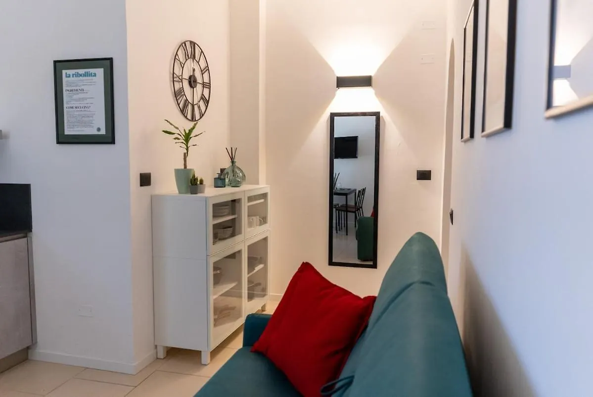 Modern Cosy Apartment Near Florence City Center Italy